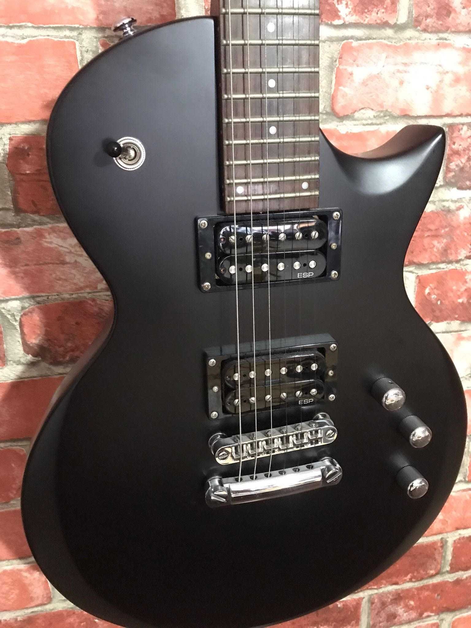 Guitarra Elétrica ESP LTD EC-50 BLACK SATIN
