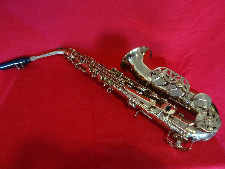 Saxofone Da Marca Jupiter com estojo