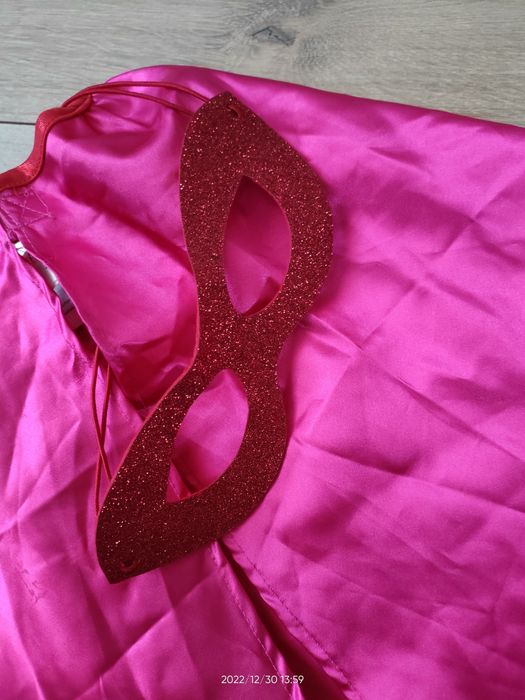 Pelerynka super bohaterki z maską H&M