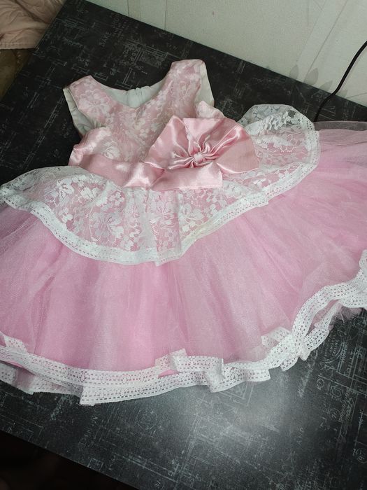 Сукні фемелі лук