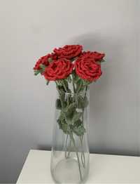 Piękny bukiet z 5 czerwonych róż i zielonymi listkami HandMade