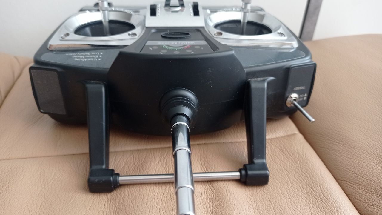Hitec LASER 4. Плюс другий пульт у подарунок. Пульт дистанційного керу