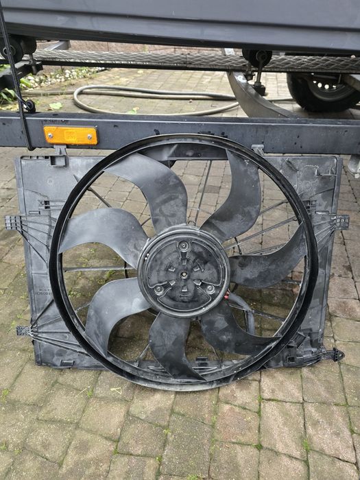 Wentylator chłodnicy  mercedes-benz w205 c350