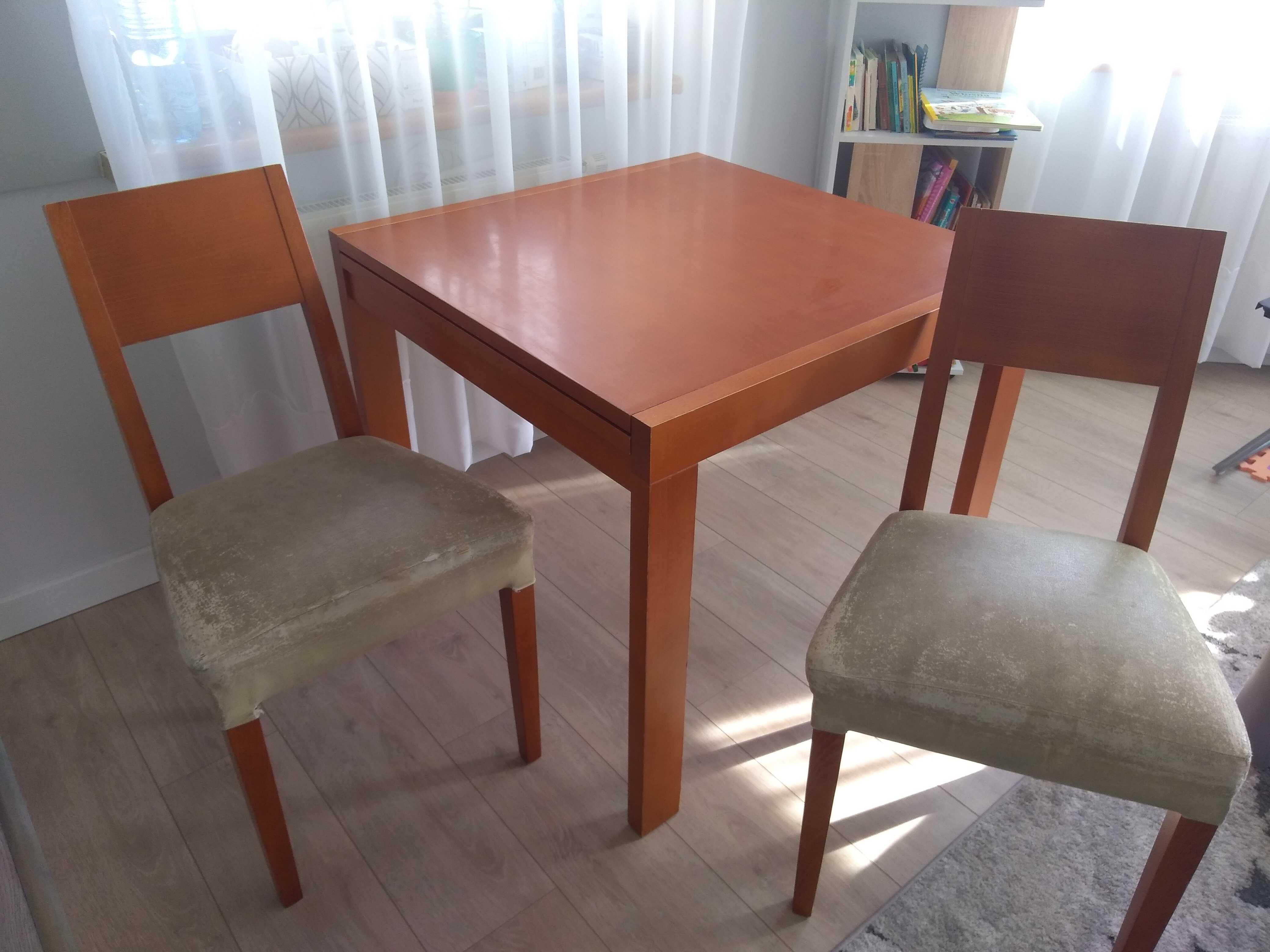 Stół drewniany 85*85 cm, rozkładany + 2 krzesła