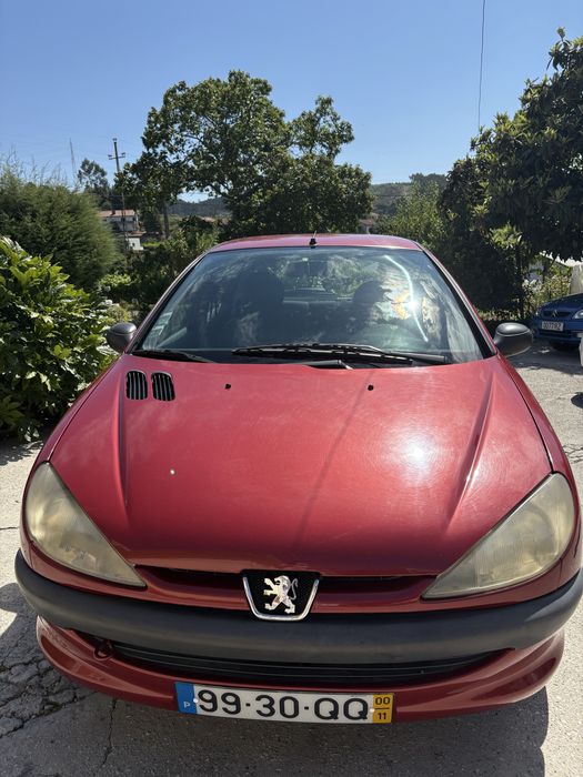 Peugeot 206 bordô