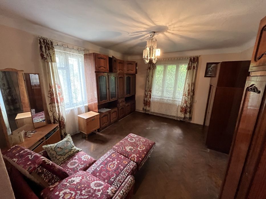 Продається будинок 100м.Крихівці.Комунікації.Центр.Школа.Садок.Місто