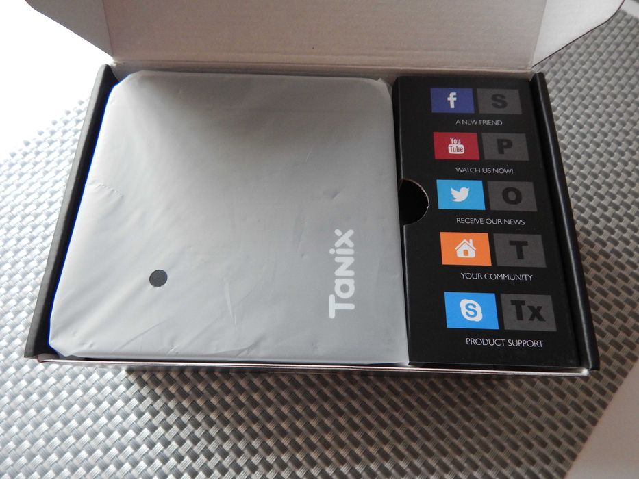 Смарт ТВ Приставка Tanix W2 2/16GB