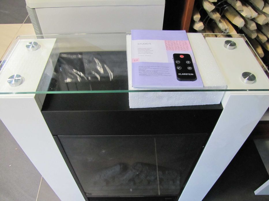 Kominek elektryczny termowentylator 900/1800W pilot biały Klarstein