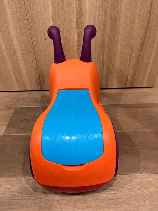 B.TOYS jeździk żuczek BUGGLY WUGGLY