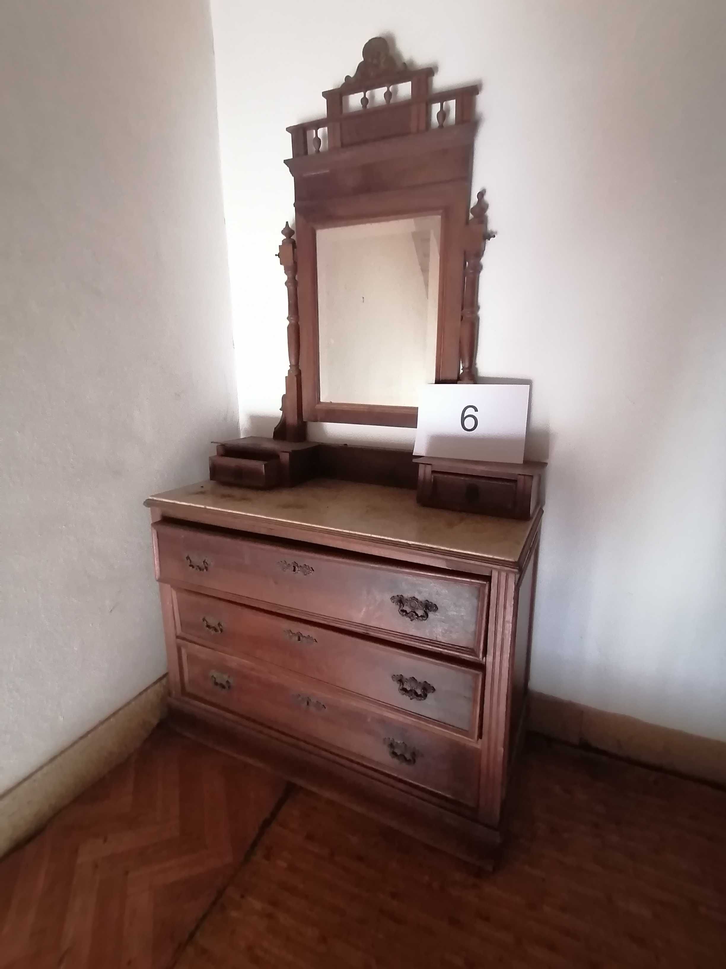 Cómoda clássica, com espelho e mármore (arredores Pinhel)