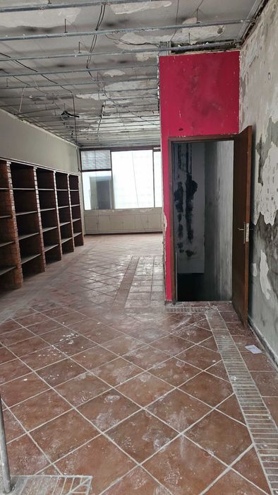 Arrenda-se Loja Bem Situada no Porto