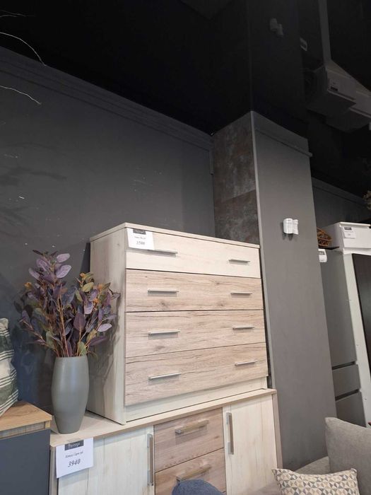 Комод «Ким 4Ш»  сочетает в себе привлекательность и практичность