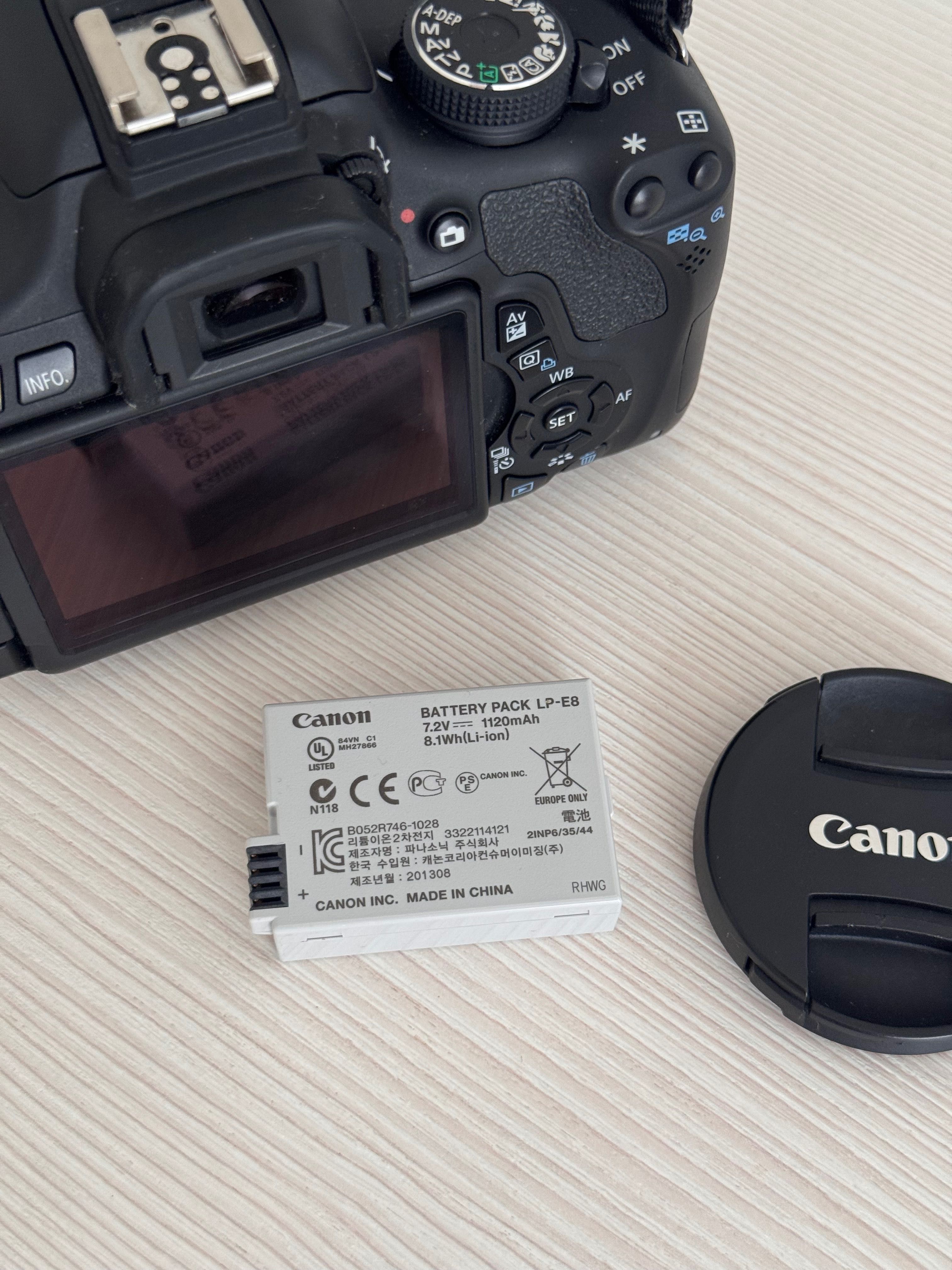 Фотоапарат Canon EOS 600D