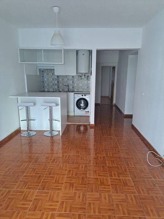 T1 equipado em Monte Abrão
