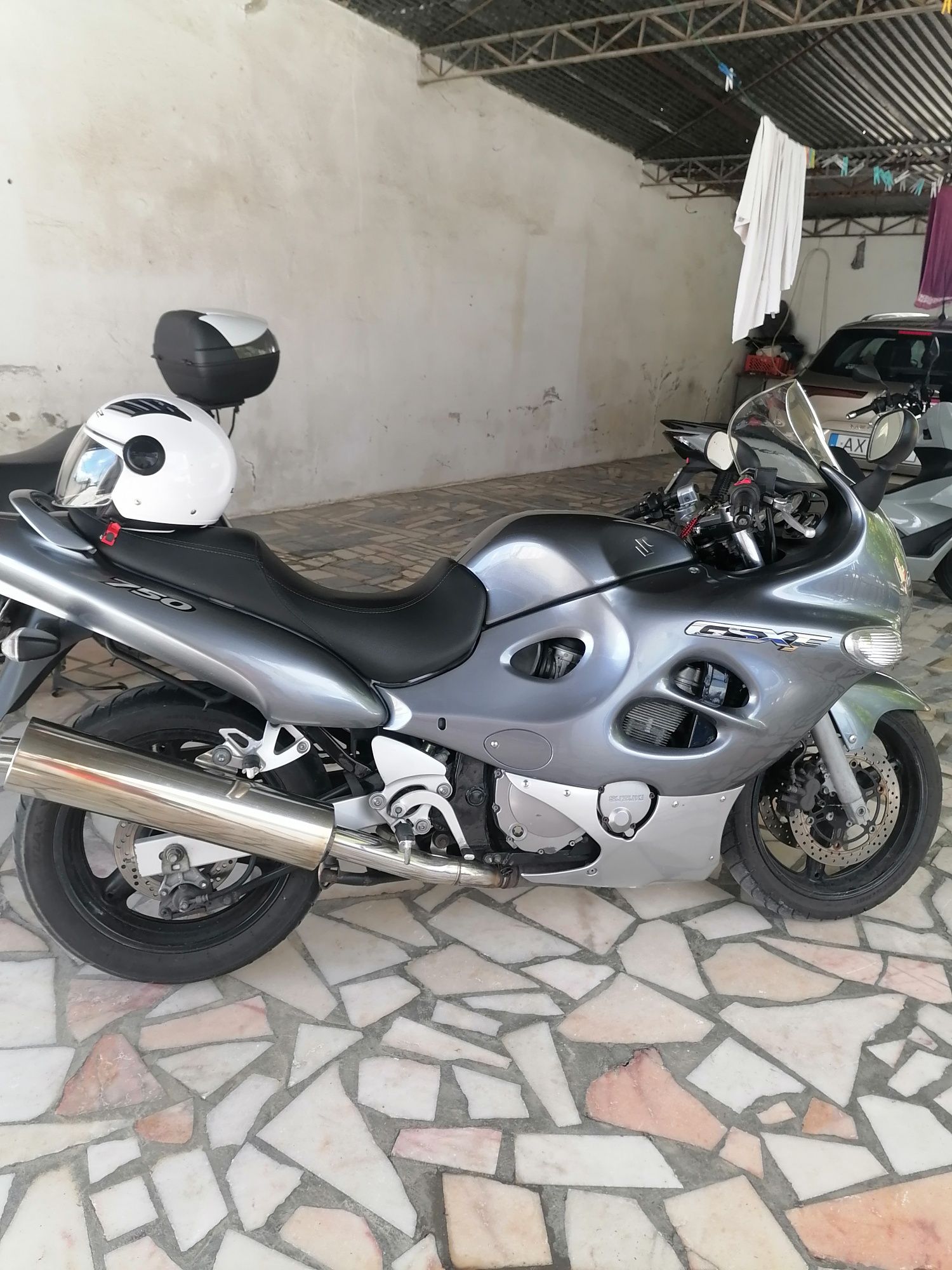 Susuki gsxf 750 ano 2005 como nova