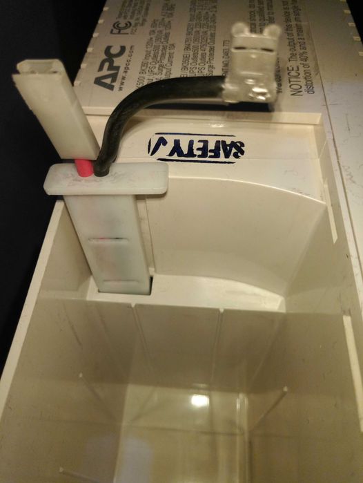 Безперебійник, Інвертор, УПС APC 500