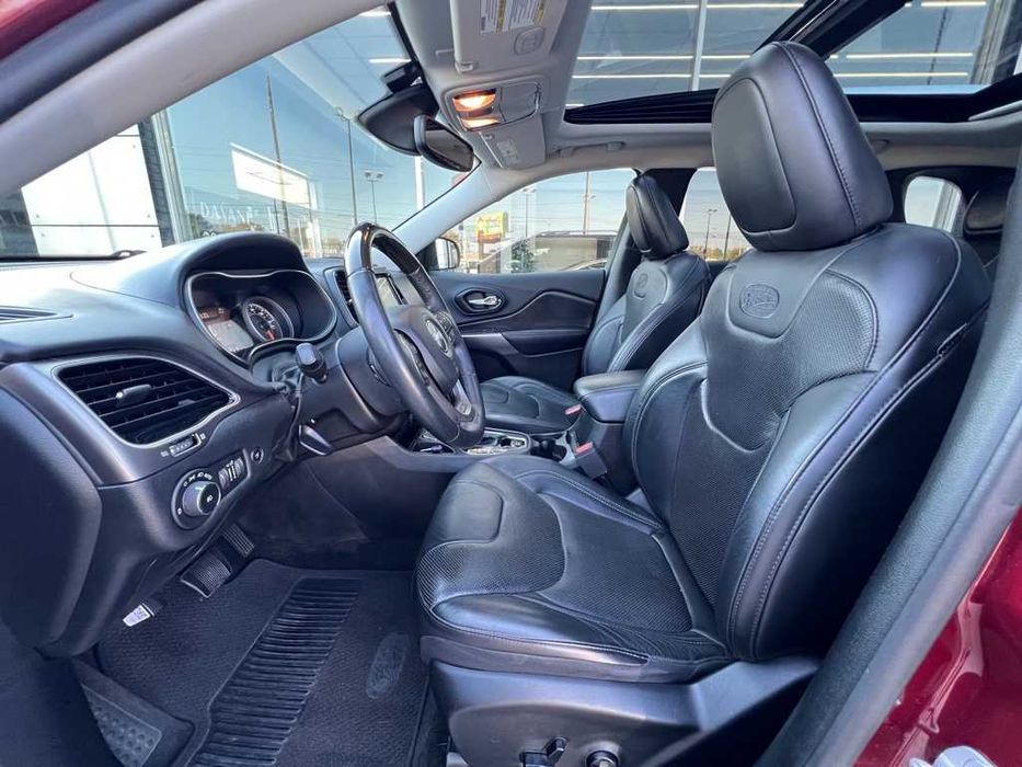 2019 Jeep Cherokee Overland