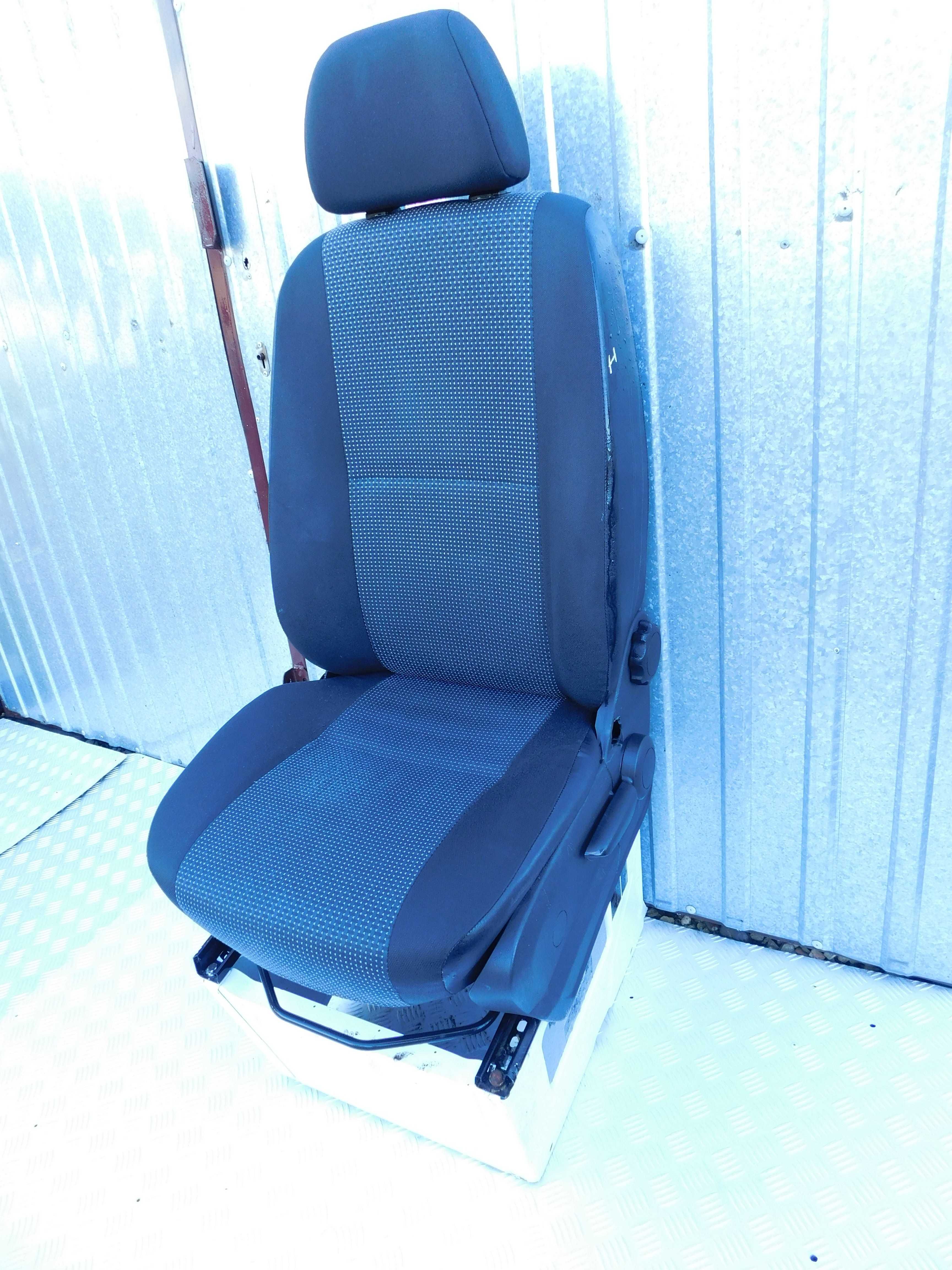 Mercedes Sprinter 906 VW Crafter kompletny fotel kierowcy z podstawą