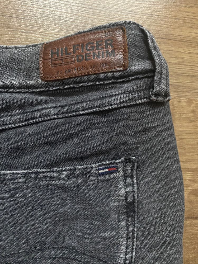 Szorty jeansowe TOMMY HILFIGER 40 L krótkie spodenki jeansowe czarne