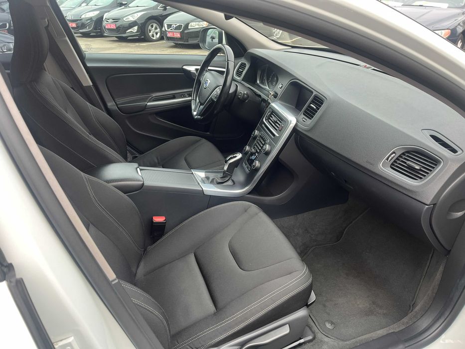 Volvo V60 (facelift) 2.0 дизель 2016 із Нідерландів