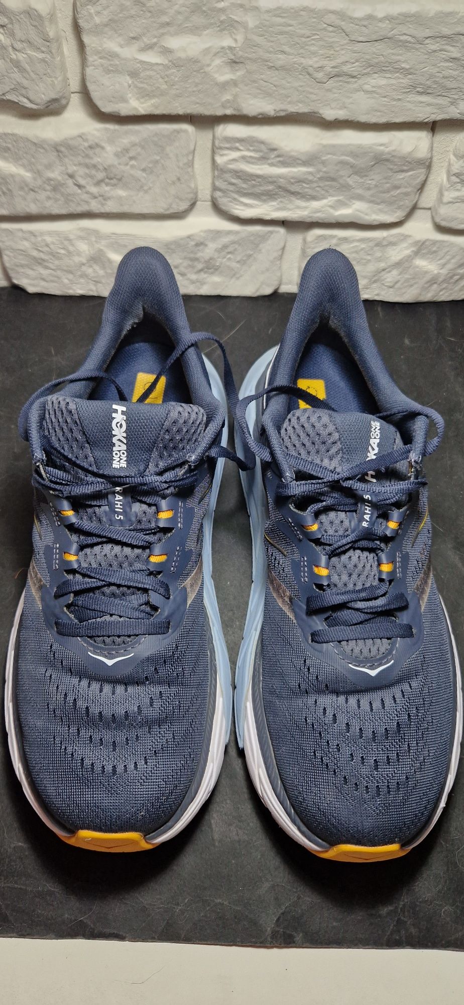 Hoka 42.          .