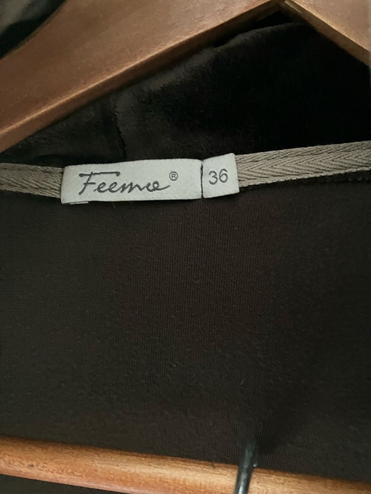 Dres  firmy Feema