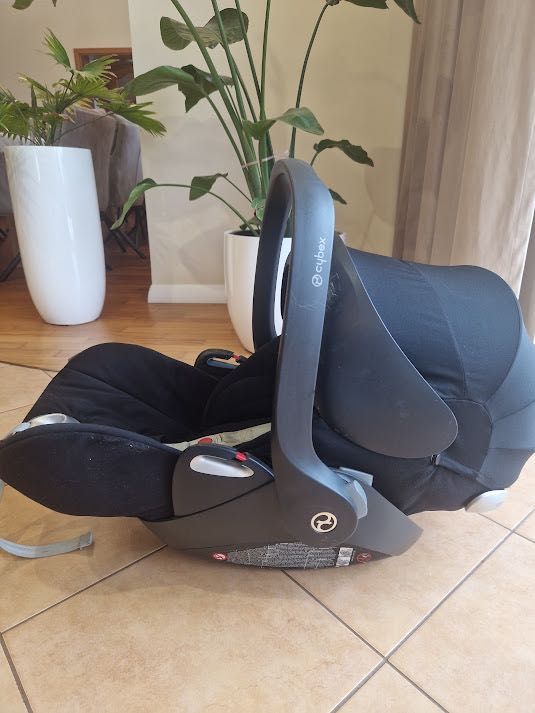 Fotelik Łupina Cybex Cloud Q + baza isofix + gratis