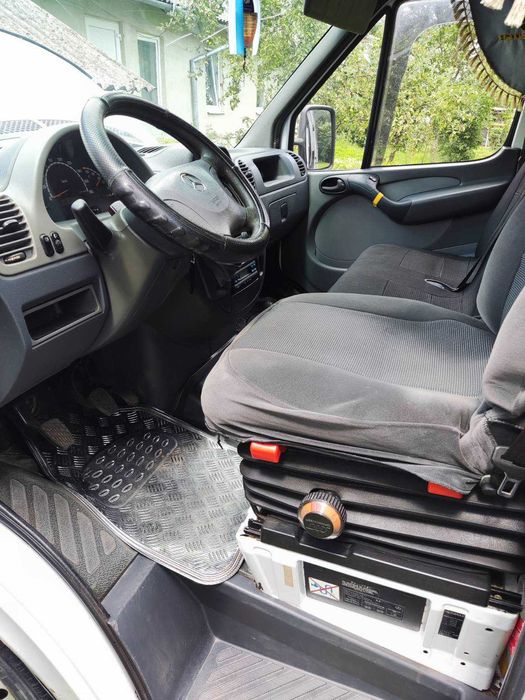 Бус Mercedes-Sprinter 311