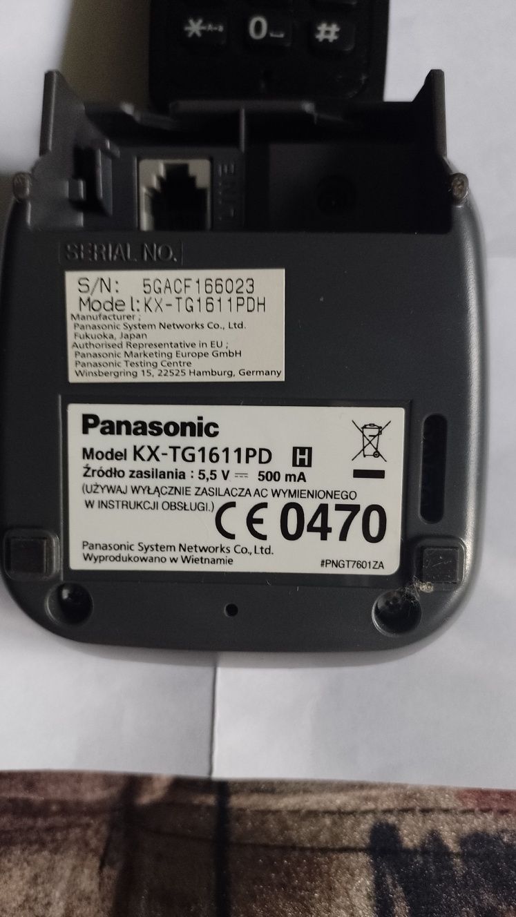 Telefon stacjonarny bezprzewodowy.
