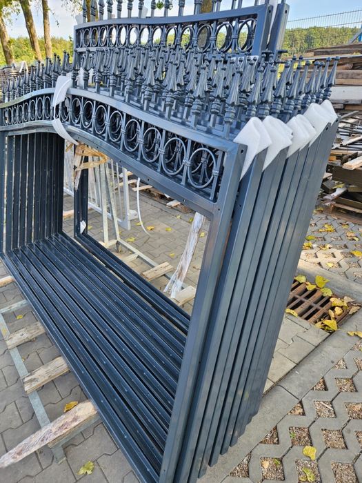 Kute ogrodzenie WPC  25 m 1.30- 1.50 m wyskosc