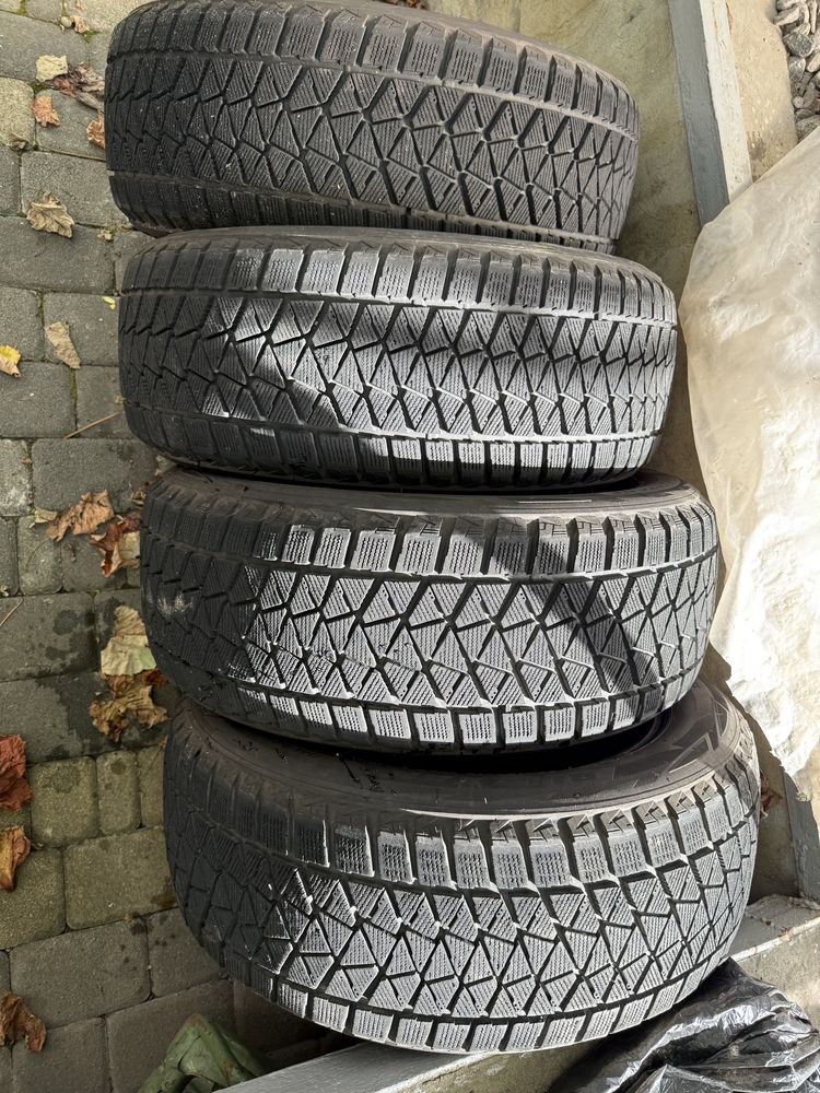 Гума/шини зимові R18 Bridgestone Blizzak DM-V2 235/55 R18 100T