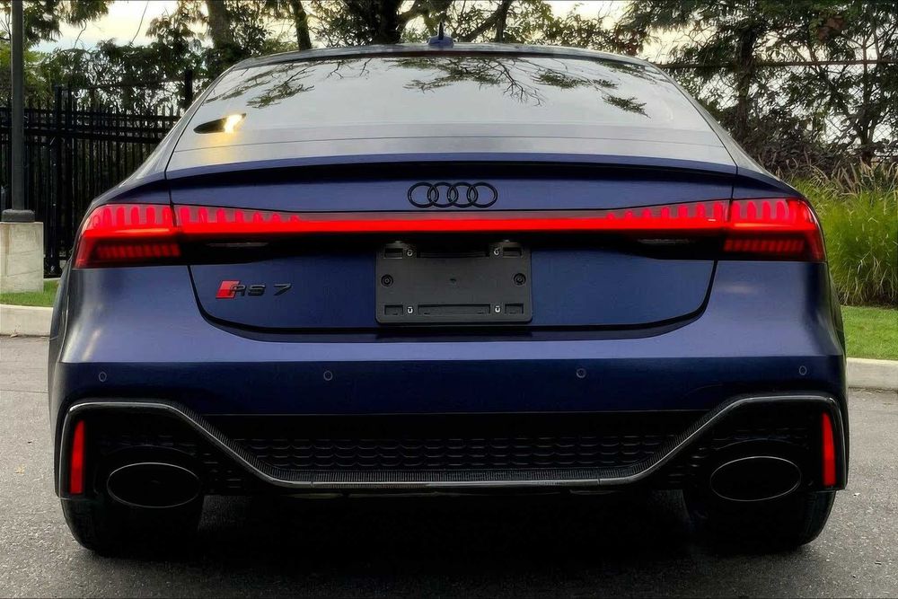 Audi RS7 quattro      2021