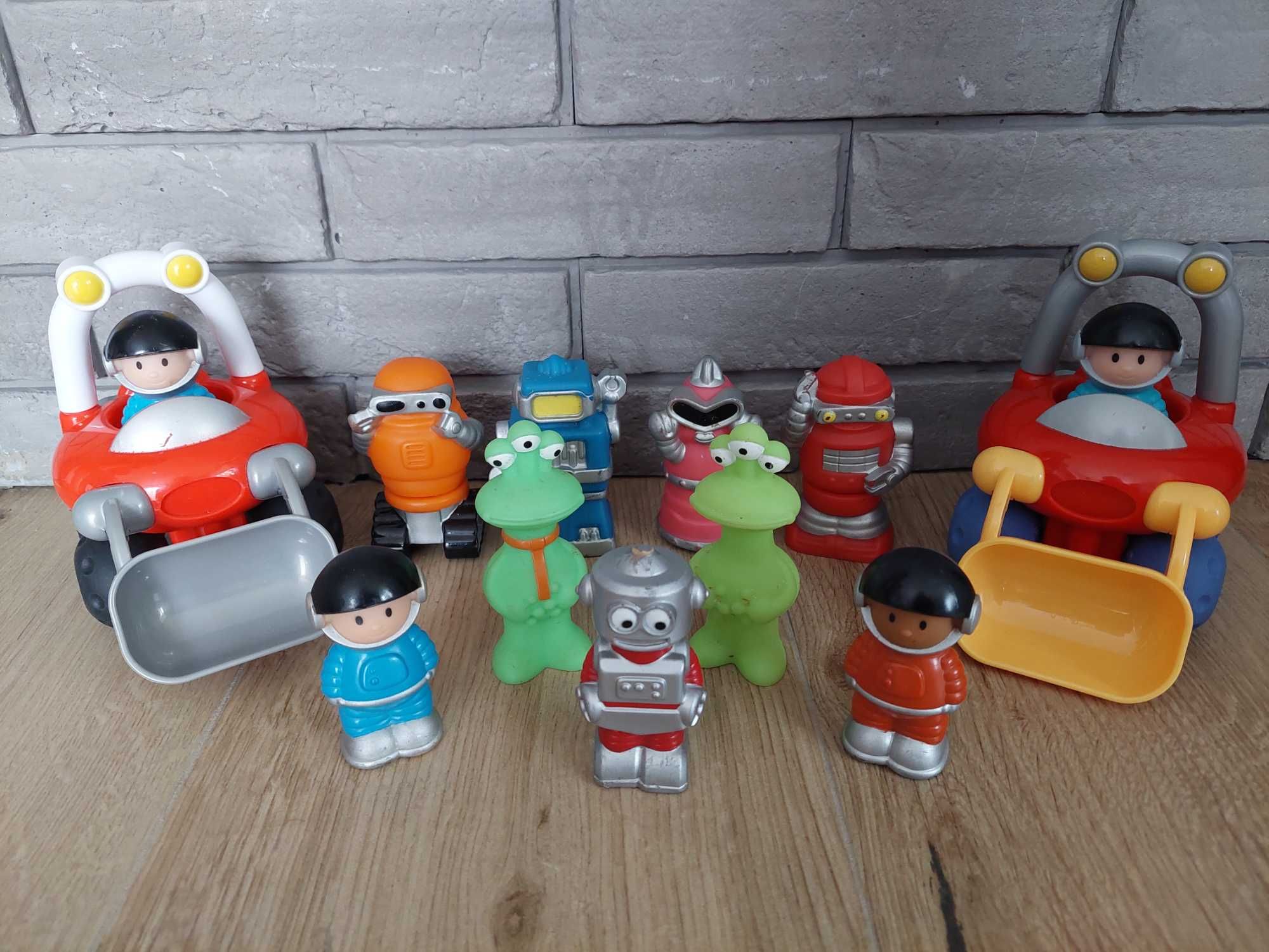 ELC Happyland figurki ludziki roboty kosmiczne, ufoludki, kosmonauci