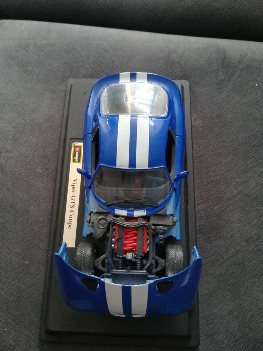 Viper GTS Coupe z serii Burago Metal kid