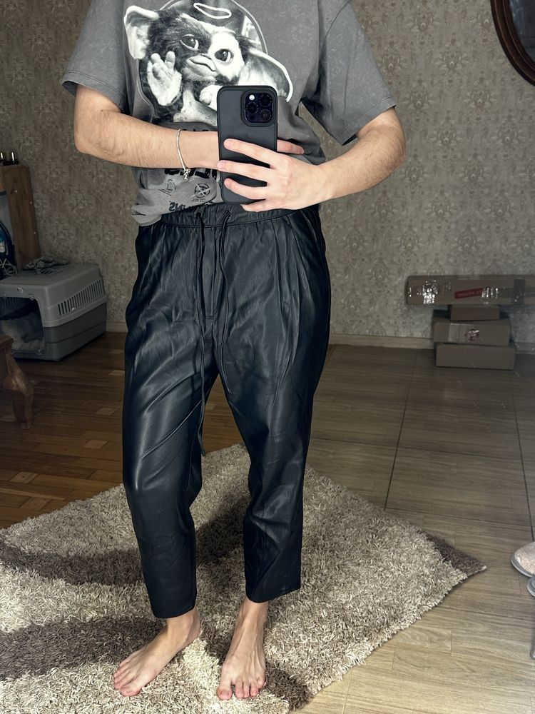 Кожаные брюки zara