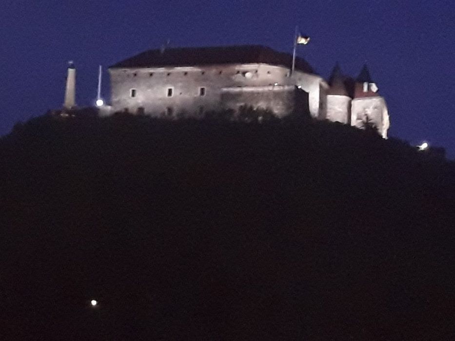 Дом в Мукачево с видом на замок.
