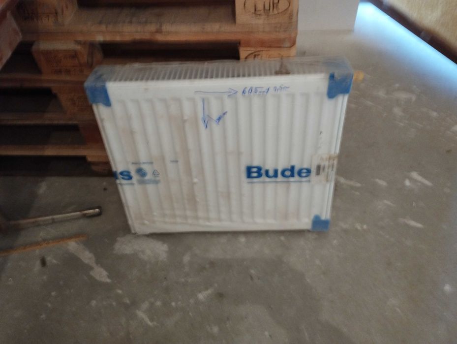 Grzejnik BUDERUS zafoliowany