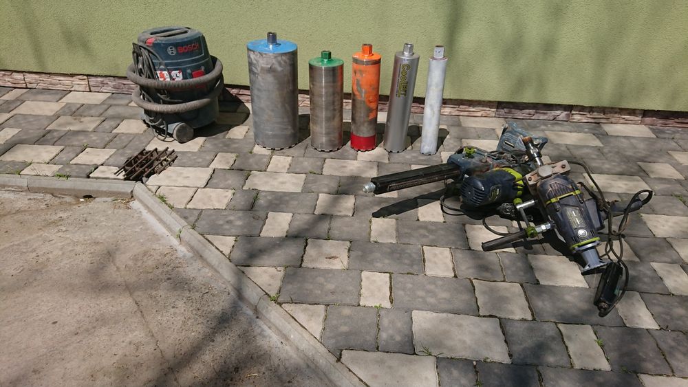 Алмазне буріння отворів , Алмазное бурение в бетоне,,кирп яма в бетоні