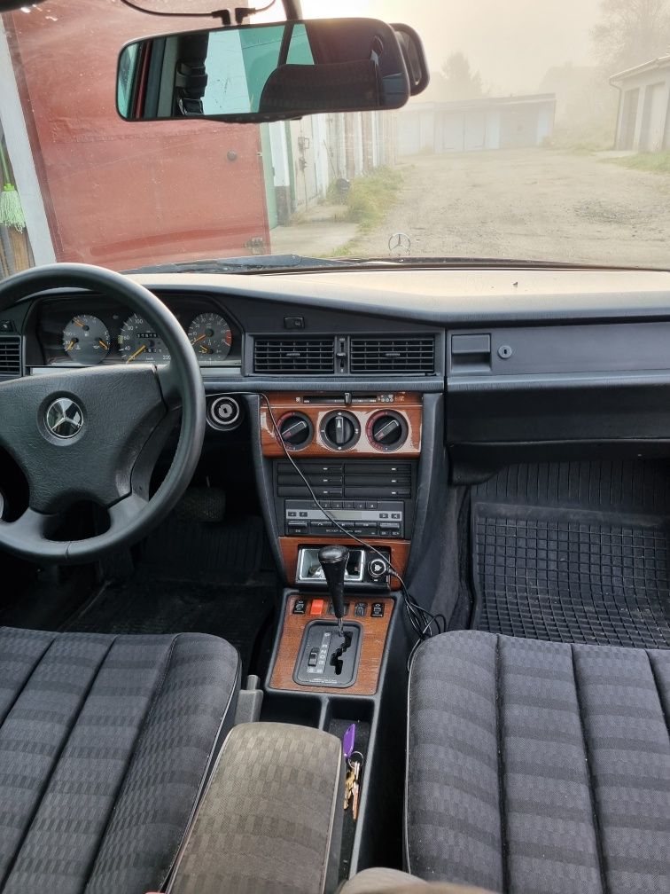 Sprzedam  zamienie Mercedes-Benz w201/190e/