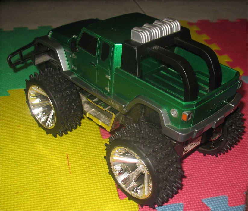 Hot Wheels/Tyco - Jeep Gladiator (telecomandado)