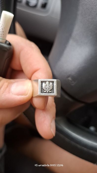 Stary sygnet orłem  w koronie