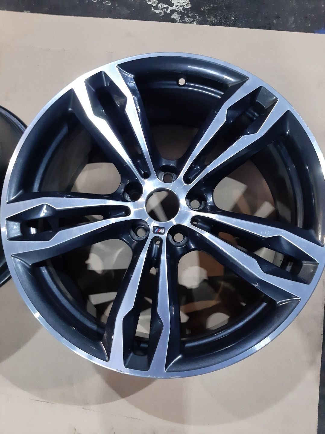 Felgi BMW Oryginał 8Jx19 H2 5x112 IS(ET)47 Osadzenie 66,6mm 2szt