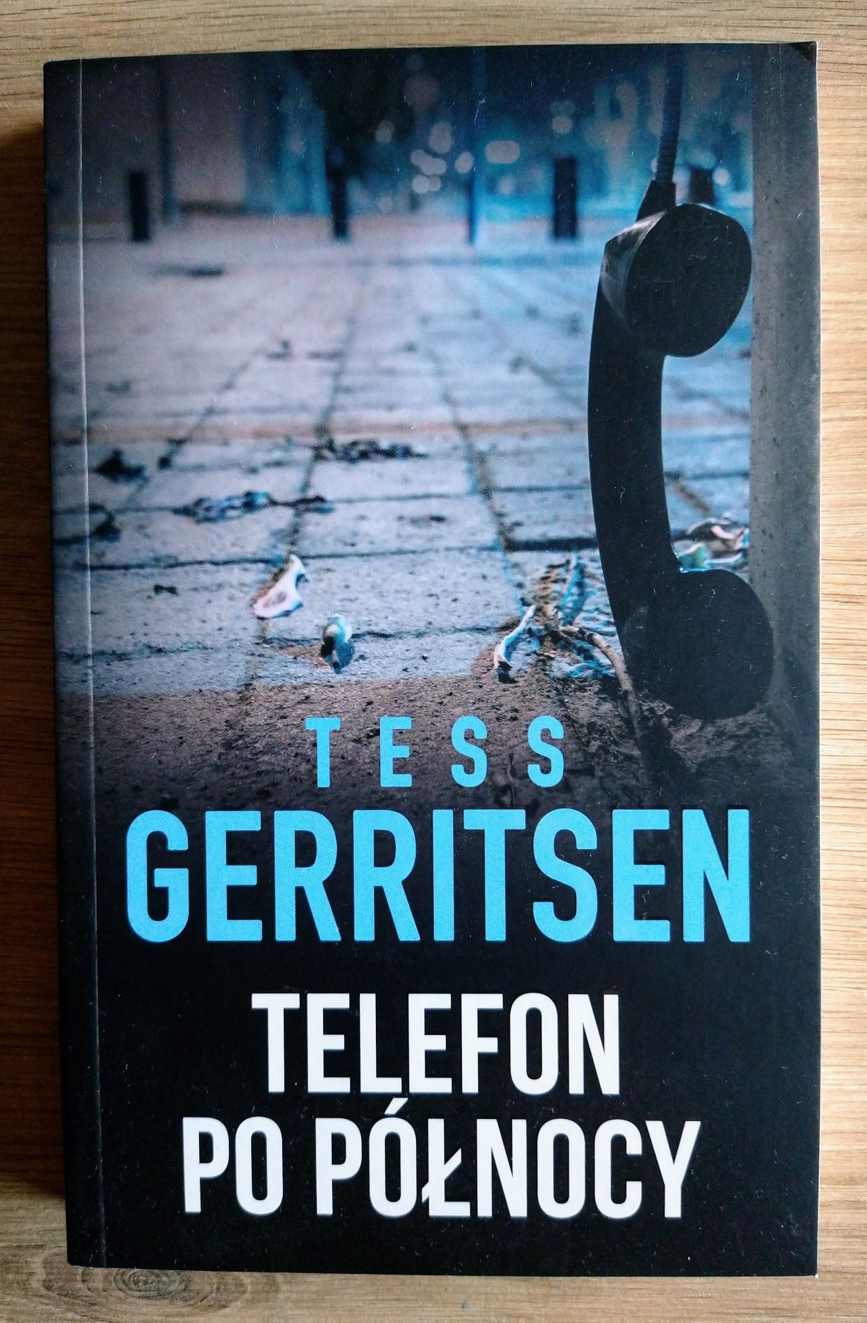 Zestaw 2 książek- T.Gerritsen " Telefon po północy", A.Frasier " Ogród
