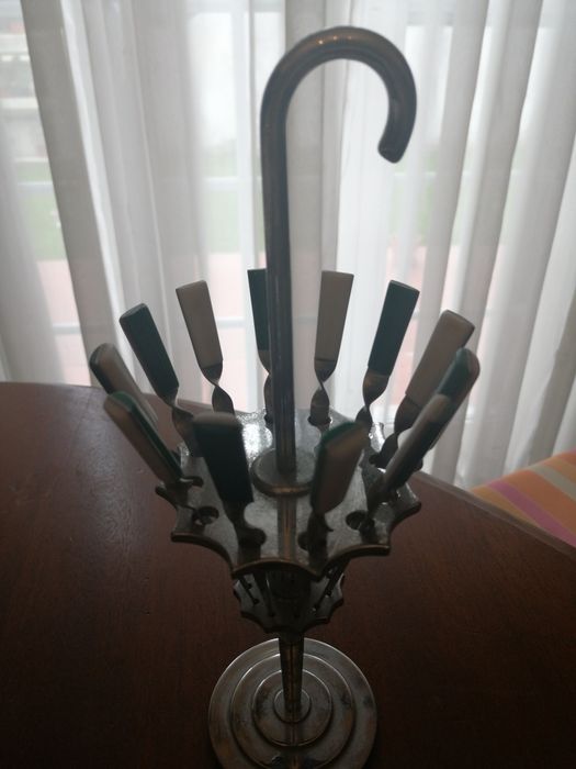 Suporte com pica caracóis