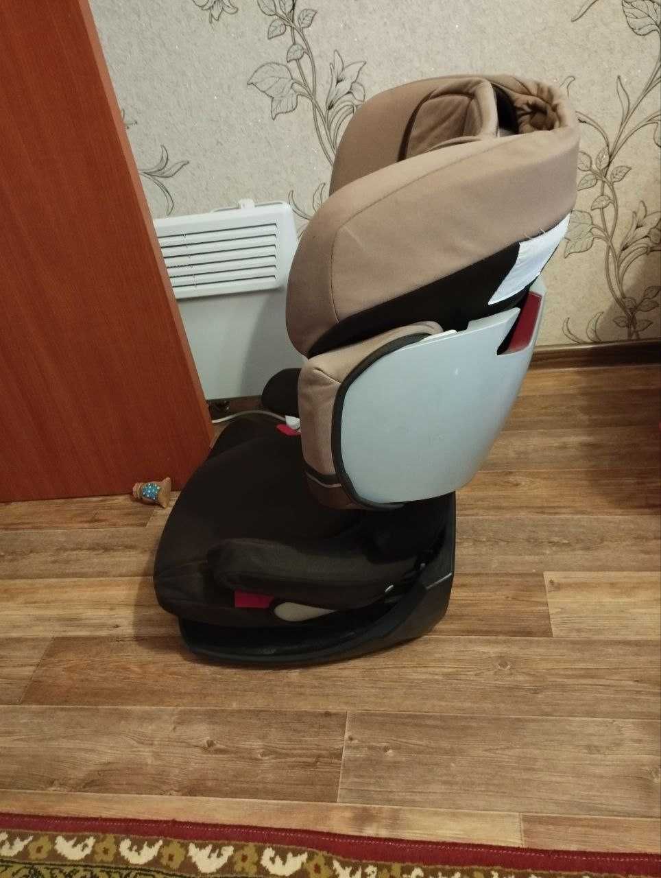 Автокрісло cybex