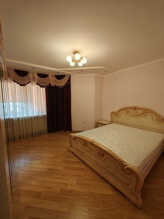 Продаж 2 кімнатна. Вул. Коновальця