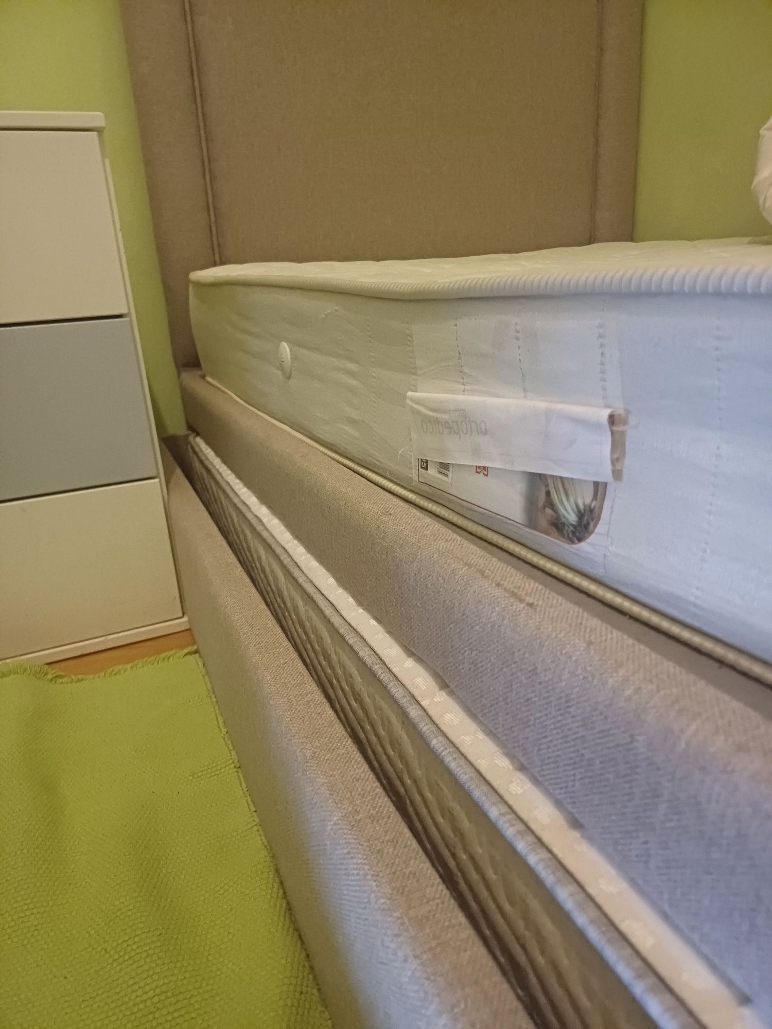 Cama dupla de solteiro
