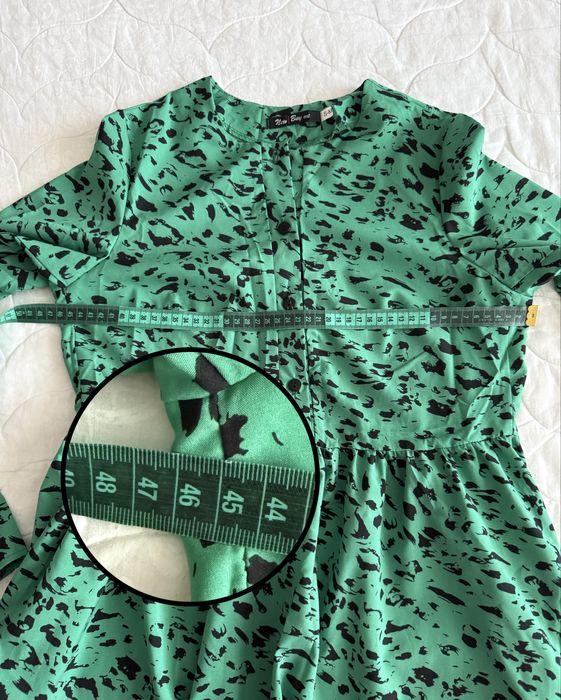 Сукня зелена з лео принтом