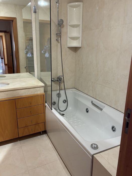 Arrendo apartamento T 4