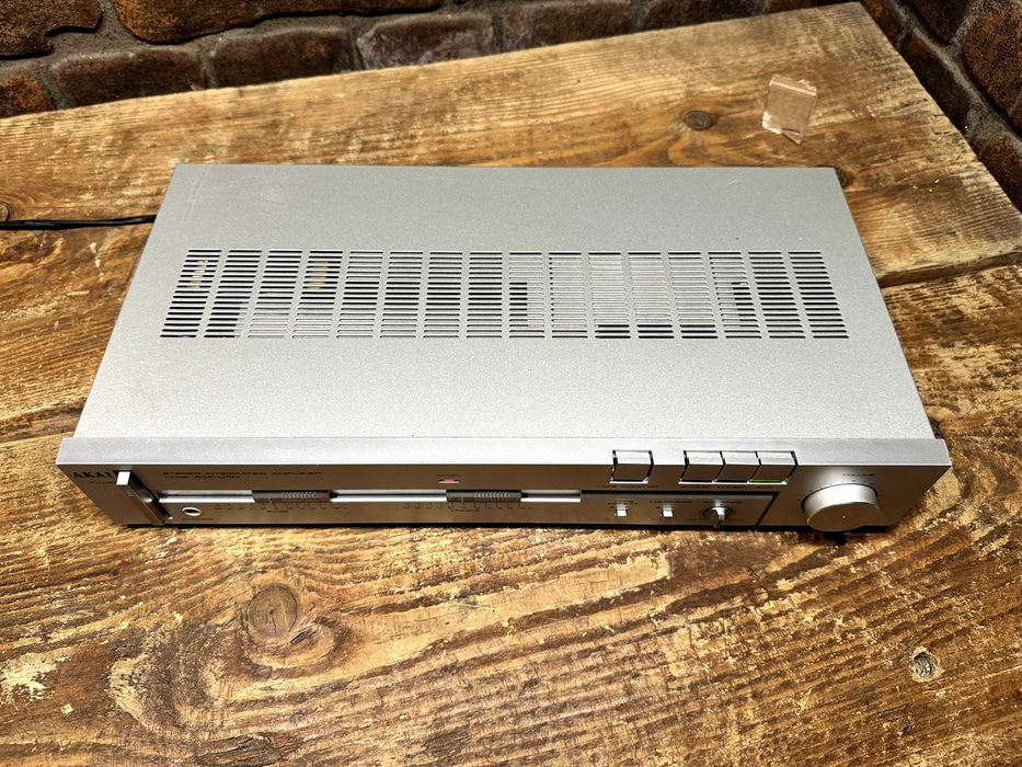 Wzmacniacz Stereo Akai AM-U110